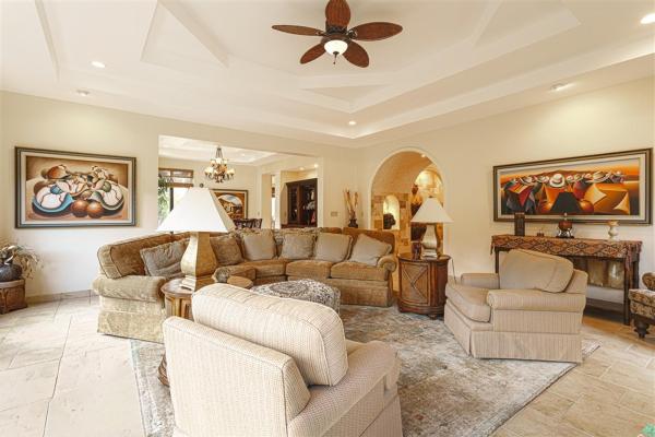 Luxurious estate residence in valle escondido