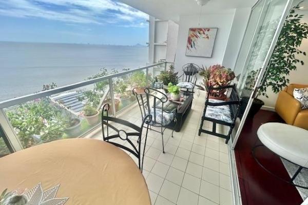 Venta apratamento frontal al mar ph saboga