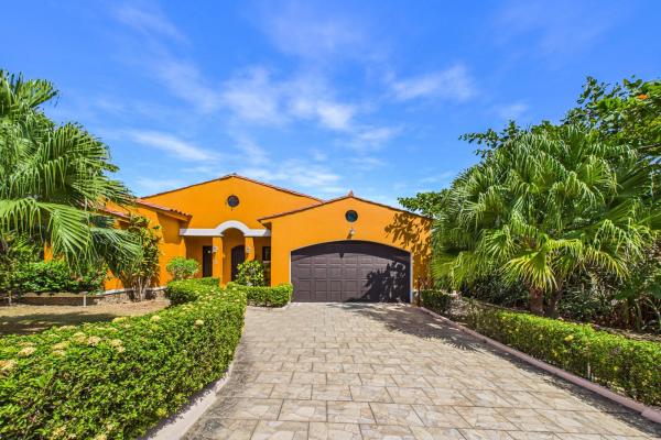 3 bdrm tropical estate hacienda pacifica