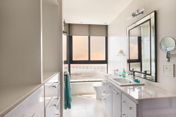 Two-level oceanfront condo in coco del mar