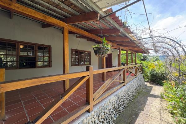 Spacious volcancito property for sale near boquete