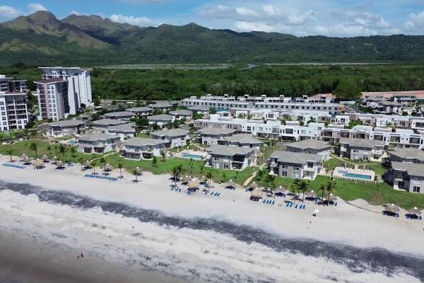 Two-level duplex with ocean view in playa caracol