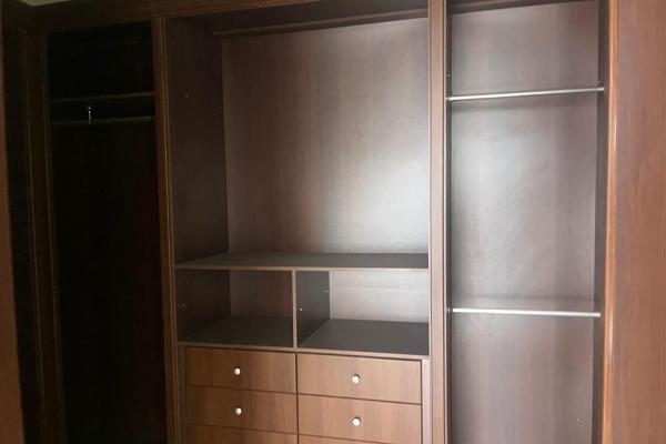 Banco vende penthouse en ph titanium