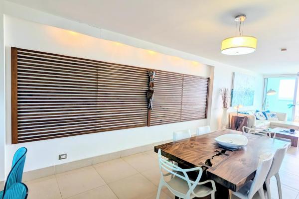 Beachfront living condo gorgona close to coronado