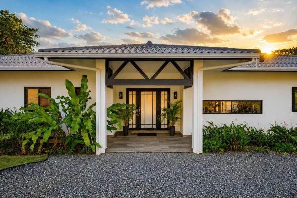 Casa con vista al mar en morrillo heights, veraguas