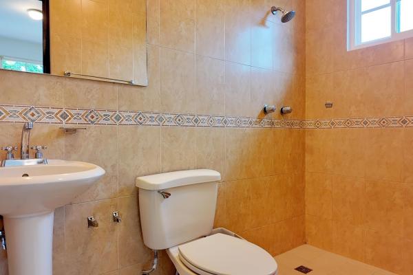 Alquiler de casa unifamiliar en esquina – costa sur, villa valencia