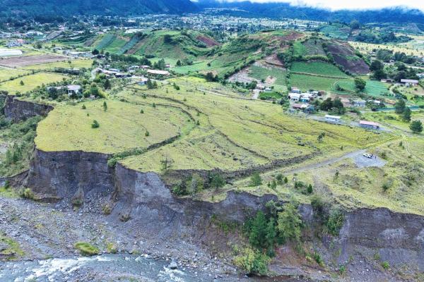 Large residential lot for sale – paso ancho