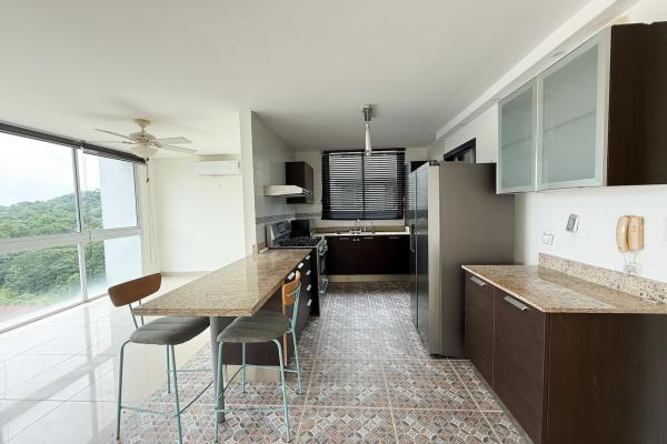 Amplio apartamento familiar en venta en pine hill