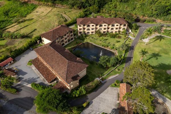 Condominio exclusivo en el tercer piso en valle escondido boquete