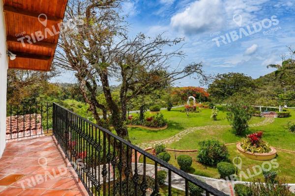 Venta de 1.8 hectáreas con ríos y senderos vía al valle de antón