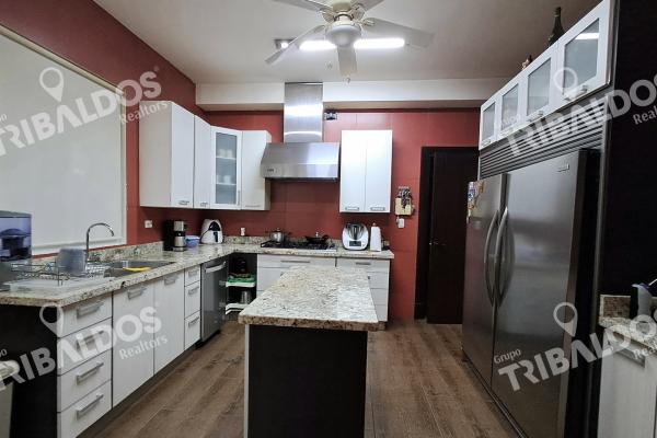 Venta de casa en villa valencia, costa sur con paneles solares