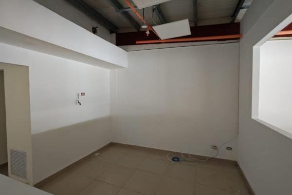 Local comercial en milla 8 se alquila / se vende