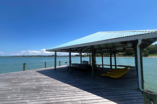 Prime oceanfront estate w/dock & beach, isla colon