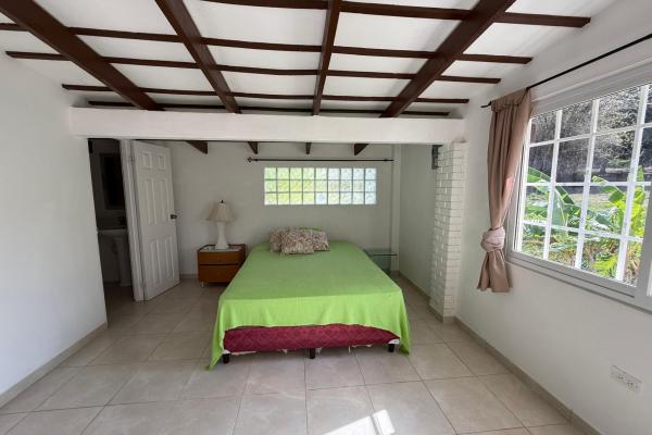 Casa para venta en el corazón de coronado!