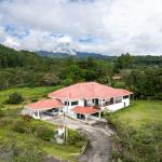 Amplia casa familiar de 4 dormitorios en santa lucía, boquete
