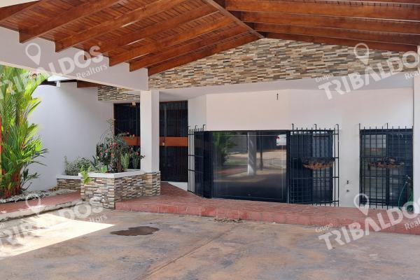 Venta de casa adosada en dos mares muy espaciosa