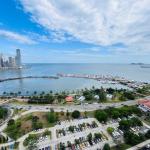 Beautiful apt apartment for sale facing the bay.