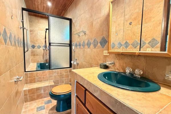 House for sale in altos de cerro azul