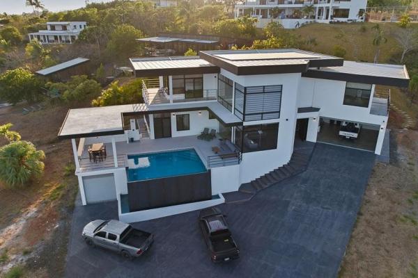 Modern ocean view home in los destiladeros