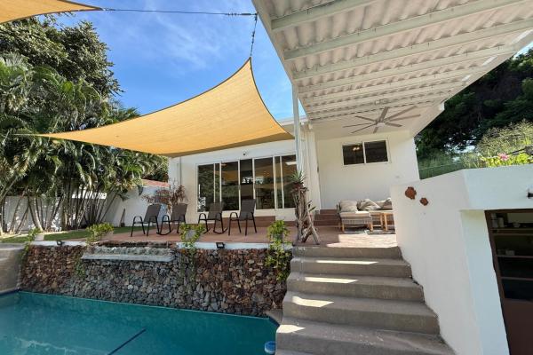 Casa privada con piscina y amplio terreno en coronado