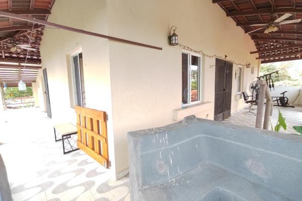 Oasis vía el valle: casa de 4 hab, casita extra, piscina y amplio jardín