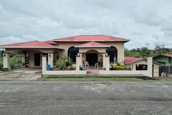 Casa de 4 habitaciones en venta