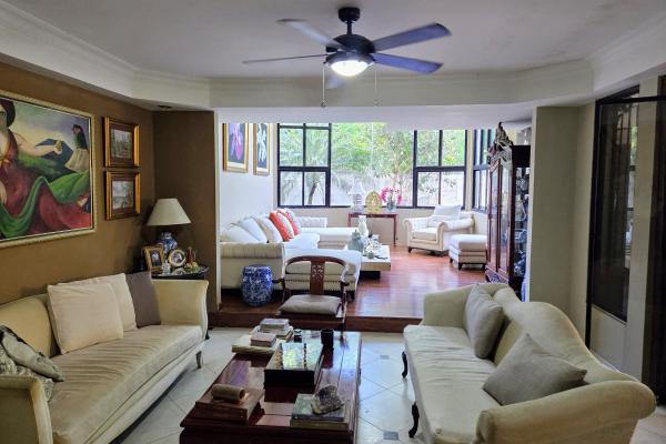 House for sale in condado del rey