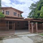 Sale of house with spacious terrace in condado del rey