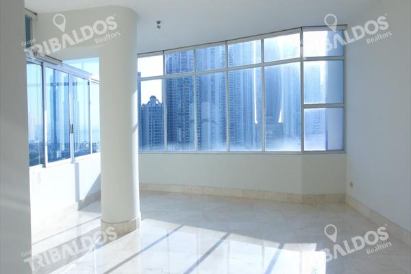 Venta de apartamento en ph torre del parque