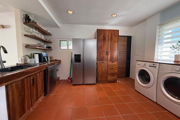 Casa privada con piscina y amplio terreno en coronado