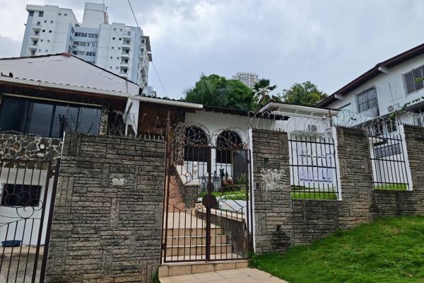 Casa comercial en la cresta a metros de via españa