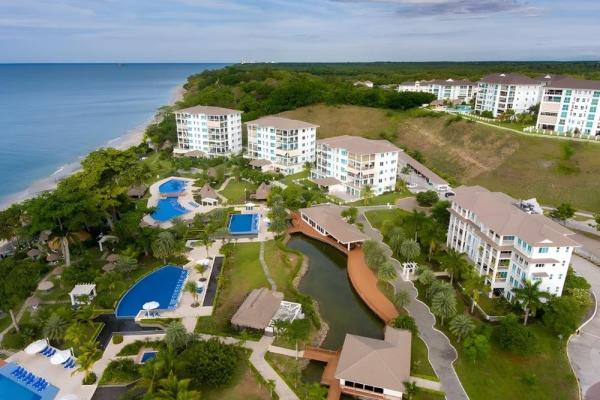 Exclusivo apartamento en playa bijao, quarry heights