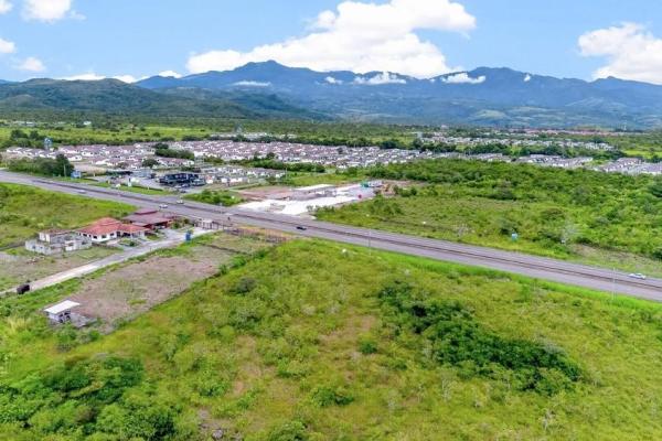 5,000 m² lot for sale on boquete main road
