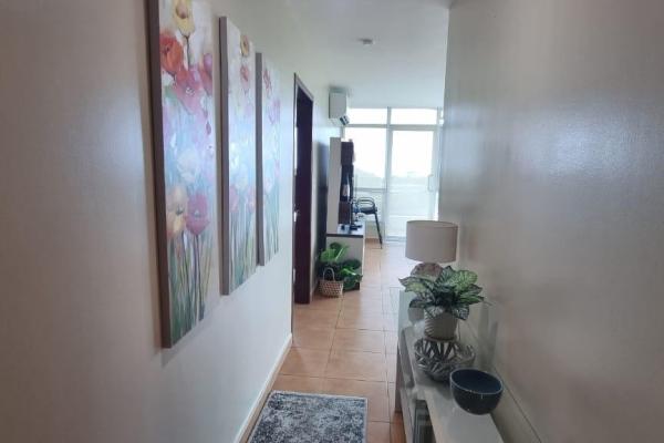 Ocean view apartment with golf access in coronado