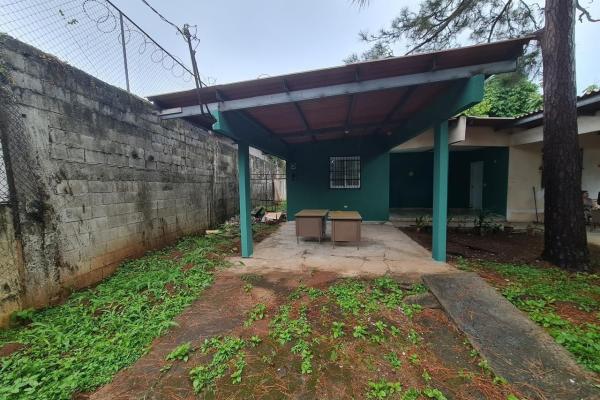2 houses for sale in carrasquilla, steps from parq