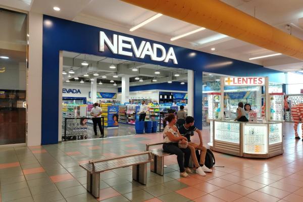 Se vende local comercial en albrook mall