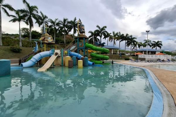 Venta de apartamento en ph altamarina, playa dorada