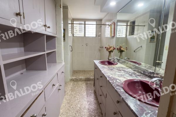 Venta de casa con amplio terreno en altos del golf, parque lefevre