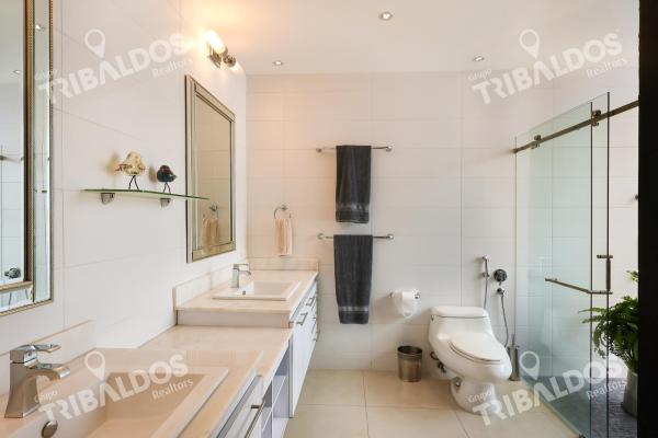 Penthouse 2 niveles frente al mar con terraza en coco del mar