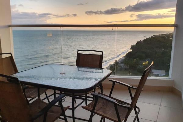 Beautiful apartment on farallon beach