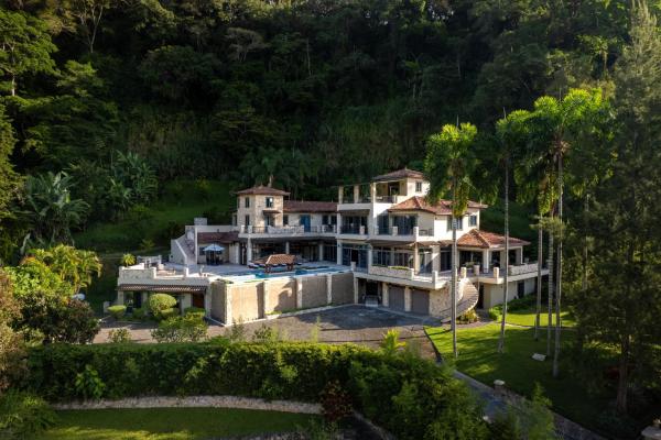 Se vende mansión en valle escondido, boquete