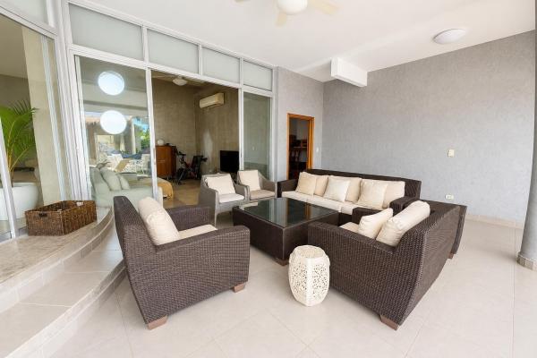 Venta de residencia moderna en coronado