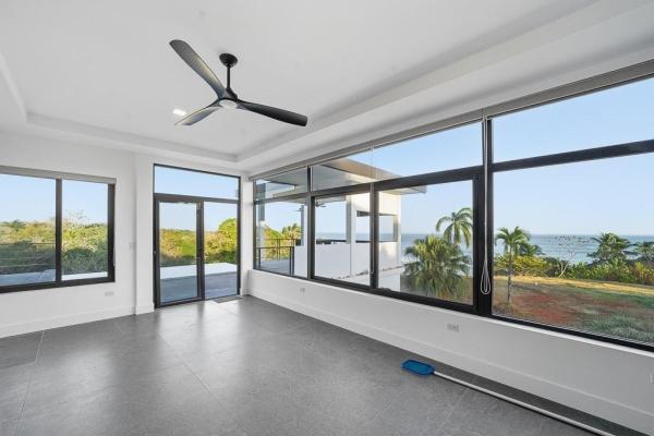 Modern ocean view home in los destiladeros
