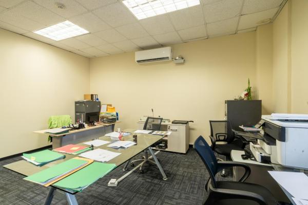 Office building for sale in albrook