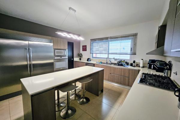 Sale of house in dorado village in condado del rey