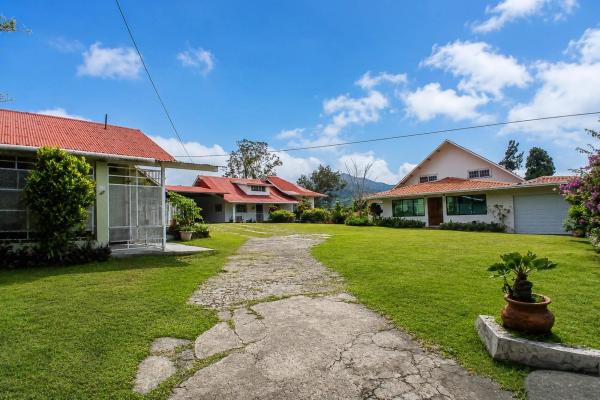 Four rental homes for sale in alto boquete