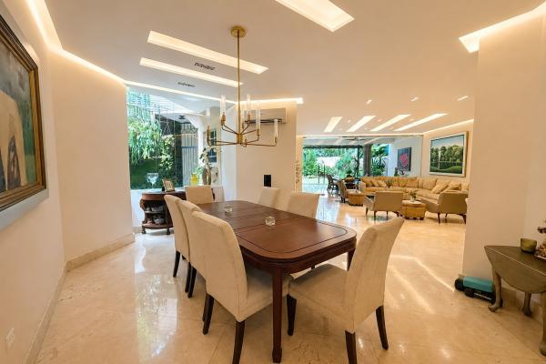 Duplex house for sale in altos del golf
