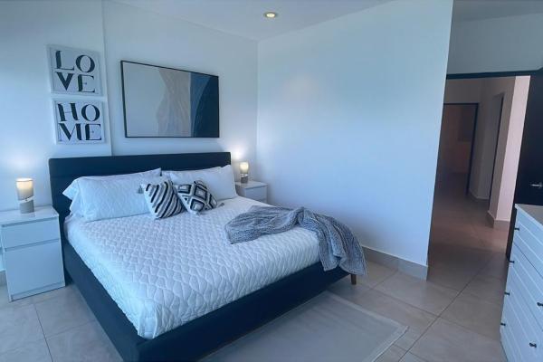 Apartamento moderno de 2 habitaciones frente al mar en playa malibú