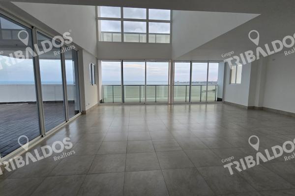 Venta de apartamento en ocean waves nueva gorgona