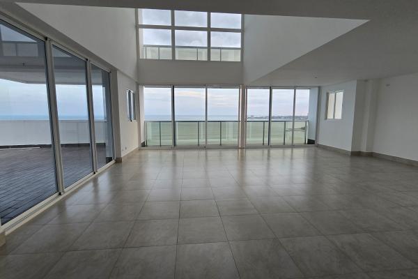 Sale of apartment in ocean waves nueva gorgona